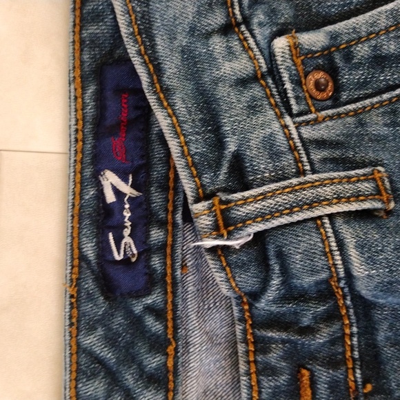 Seven 7 cropped jeans. - Picture 2 of 9